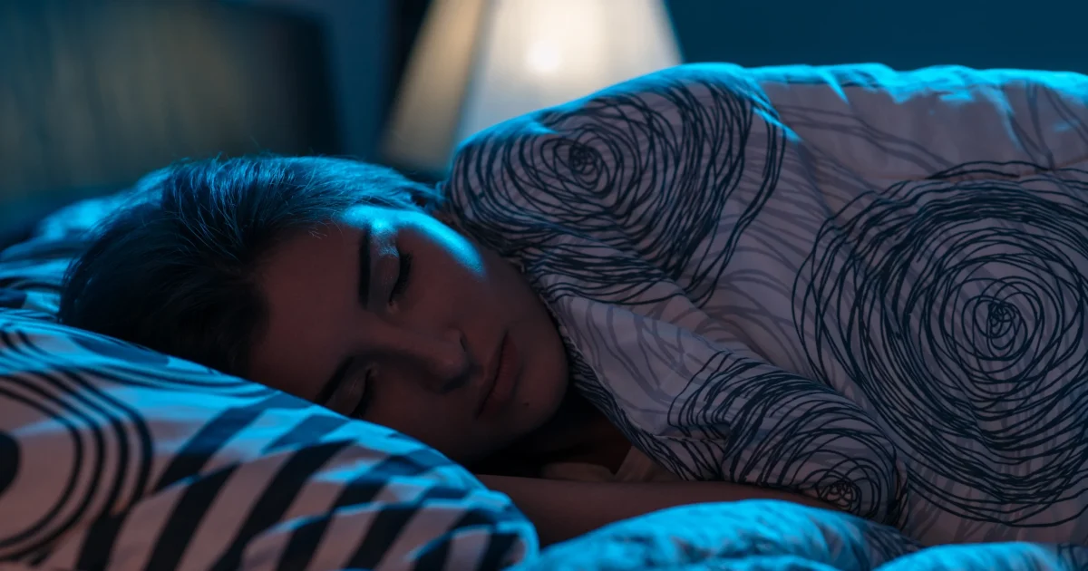 Mal di schiena nel sonno: il giusto cuscino e come dormire